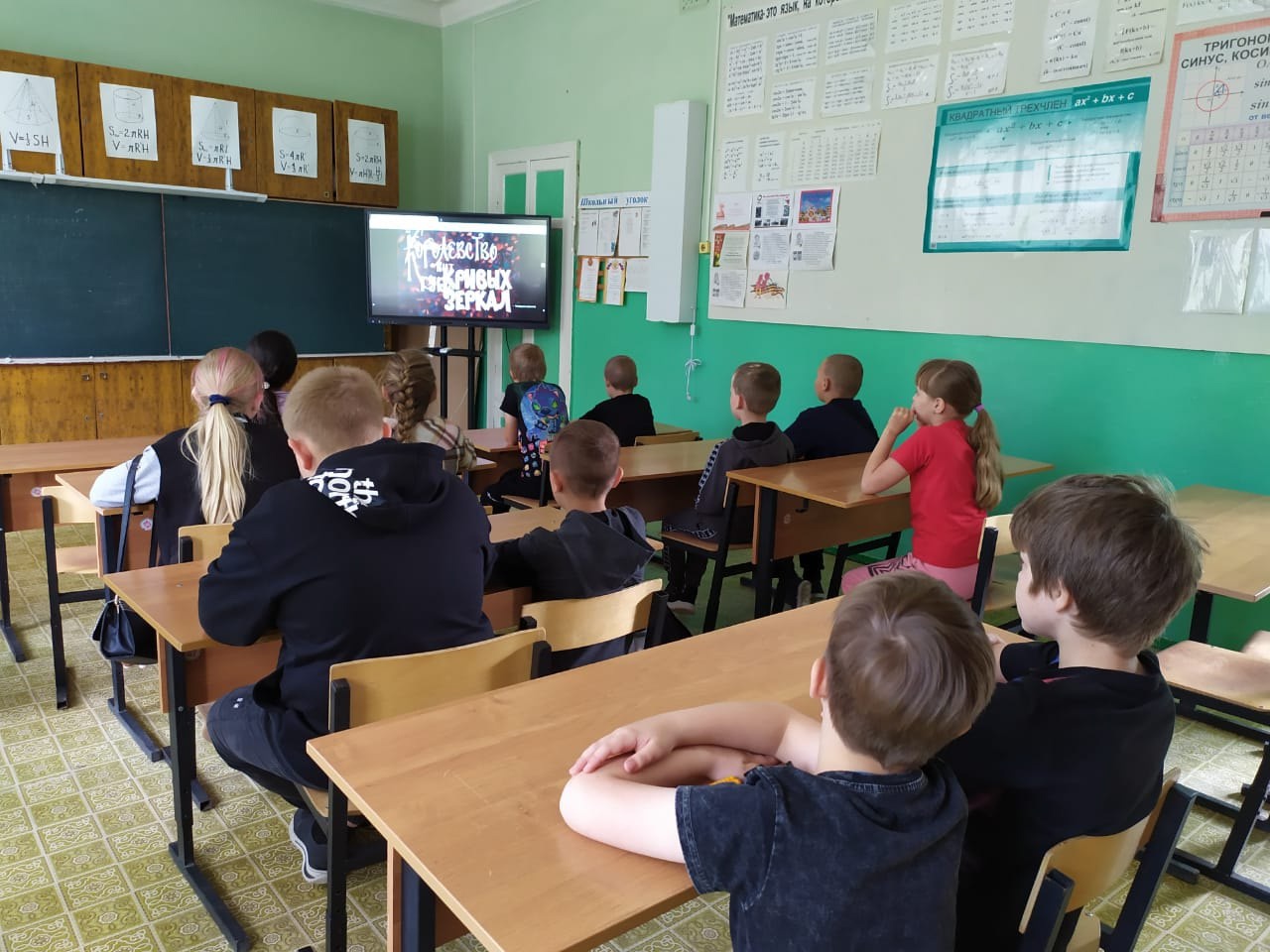Пришкольные лагеря продолжают свою работу.